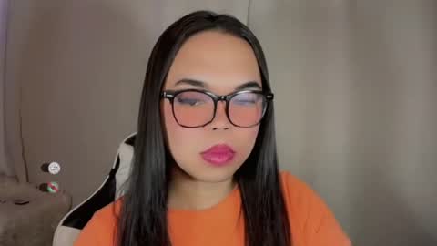 Snapshot of kim_kyile chatting on November 25, 1:05 am KYLIE online show from November 25, 1:05 am