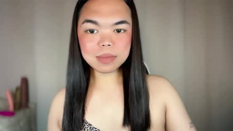 KYLIE online show from December 19, 5:20 pm