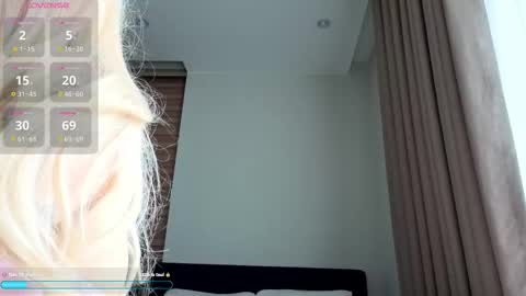 Snapshot of kim_ryu chatting on November 4, 3:27 am Kim online show from November 4, 3:27 am