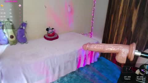 Snapshot of kim_saenz20 chatting on February 5, 9:07 pm Kim Mishell online show from February 5, 9:07 pm