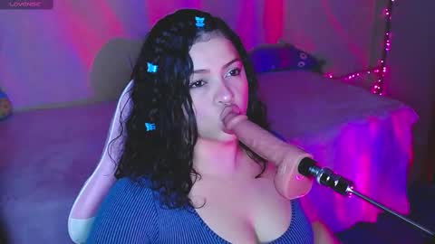 Snapshot of kim_saenz20 chatting on October 3, 7:49 am Kim Mishell online show from October 3, 7:49 am