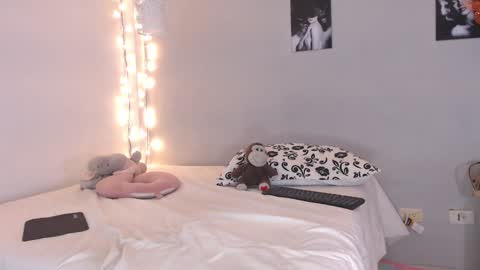 Kim  Yuk online show from December 14, 10:28 pm