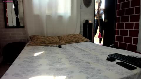 Snapshot of kimandyuk chatting on November 18, 7:18 pm Kim Yuk online show from November 18, 7:18 pm