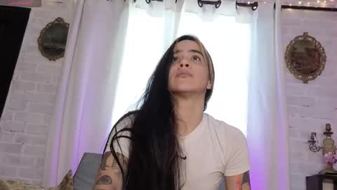 Snapshot of kimandyuk chatting on December 21, 7:54 pm Kim Yuk online show from December 21, 7:54 pm