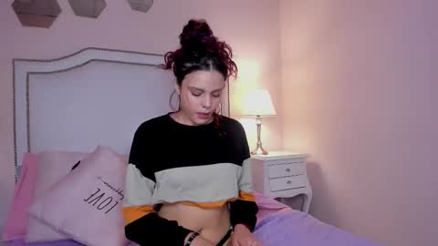 Snapshot of kimapril chatting on November 6, 8:32 pm April online show from November 6, 8:32 pm