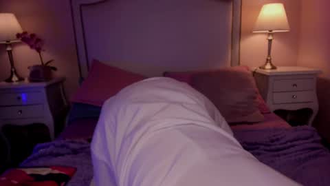 Snapshot of kimapril chatting on November 8, 8:03 am April online show from November 8, 8:03 am