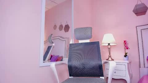 Snapshot of kimapril chatting on November 26, 8:21 pm April online show from November 26, 8:21 pm