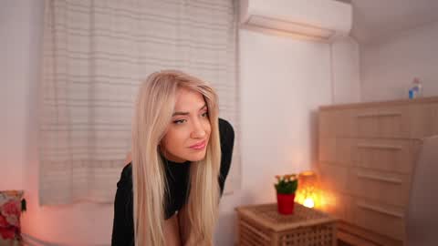 Snapshot of kimberhot chatting on February 12, 3:45 am Kim online show from February 12, 3:45 am