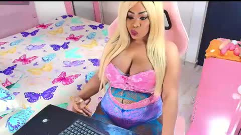 Snapshot of kimberly_bellu chatting on June 21, 12:46 am Anita. online show from June 21, 12:46 am