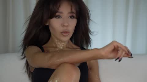 kimberly_bohnes online show from April 4, 4:44 am