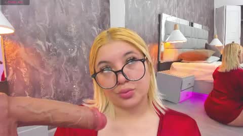 Snapshot of kimberly_cam_ chatting on June 9, 8:53 pm Your kim online show from June 9, 8:53 pm