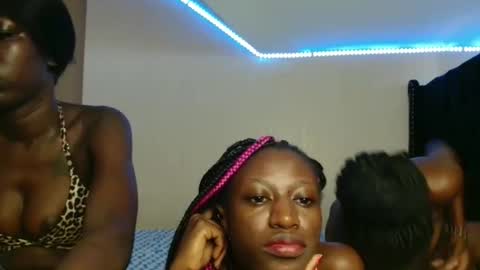 Kimberly online show from November 19, 4:34 am