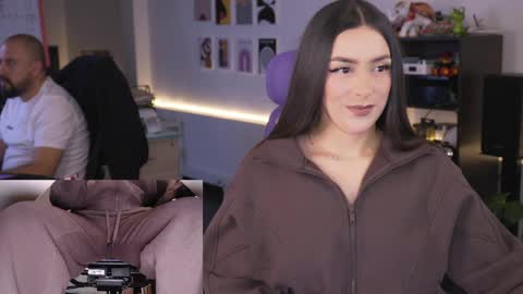 Kimberly 1200-1900 GMT-5 online show from May 30, 8:39 pm