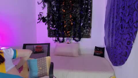 Snapshot of kimberly_thonson chatting on October 19, 11:05 pm kimberly_thonson online show from October 19, 11:05 pm