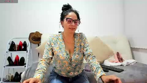 Snapshot of kimberlybirdhot chatting on July 14, 12:35 am Kimberly online show from July 14, 12:35 am