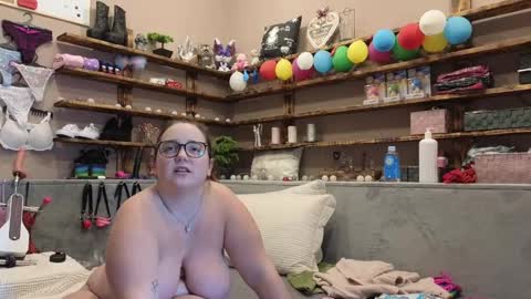 Snapshot of kimberlycaprice chatting on February 11, 11:32 am kimberlycaprice online show from February 11, 11:32 am
