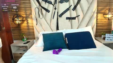 Snapshot of kimberlyfox_t chatting on November 10, 12:48 pm kimberlyfox_t online show from November 10, 12:48 pm