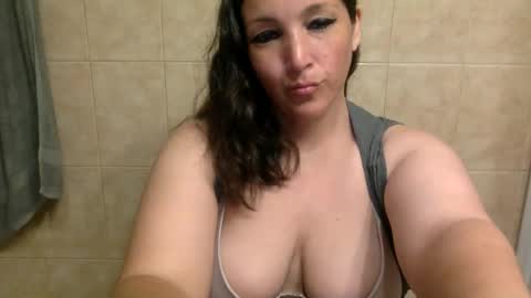 Snapshot of kimberlylynn chatting on September 24, 9:01 am KimberlyLynn online show from September 24, 9:01 am