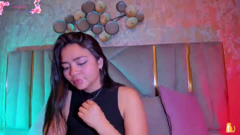  KIM  online show from April 22, 2:25 am