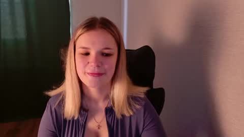 KimEvanss online show from July 17, 5:58 am