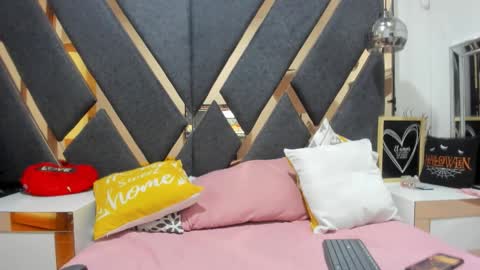 Kimy online show from February 19, 1:40 pm