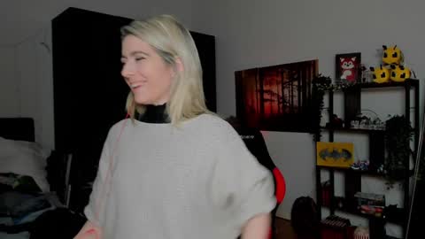 Wolfs Girl online show from February 10, 6:12 pm