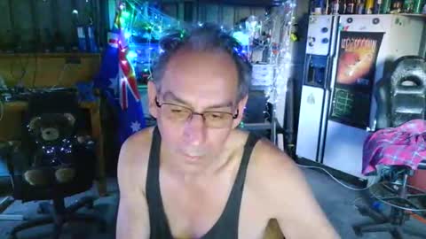 Snapshot of kimintheshed chatting on December 5, 11:08 am kimintheshed online show from December 5, 11:08 am