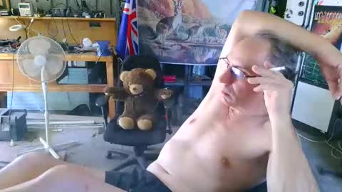 kimintheshed online show from February 15, 5:26 am