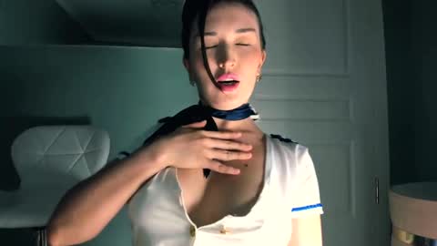 Kiki  online show from April 17, 9:34 am