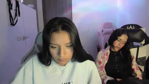 Snapshot of kimmi_foxy chatting on November 8, 1:17 am kimmi online show from November 8, 1:17 am