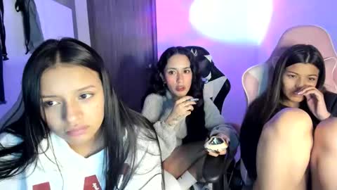 Snapshot of kimmi_foxy chatting on November 20, 11:15 pm kimmi online show from November 20, 11:15 pm