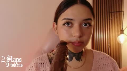     online show from March 3, 12:11 pm