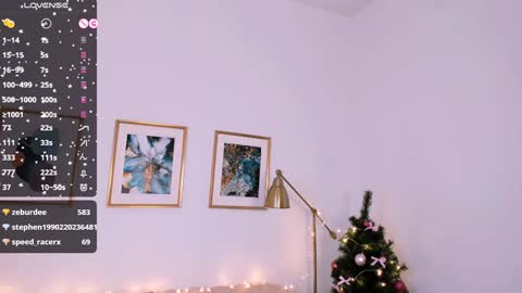 Snapshot of kimmie_shine chatting on December 23, 7:52 pm Your Kimmie follow me online show from December 23, 7:52 pm