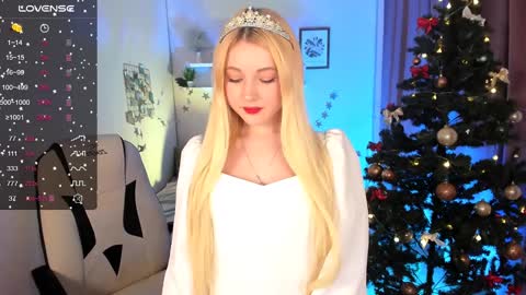 Snapshot of kimmie_shine chatting on December 24, 2:01 pm Your Kimmie follow me online show from December 24, 2:01 pm