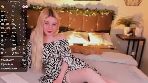 Snapshot of kimmie_shine chatting on January 8, 4:54 pm Your Kimmie follow me online show from January 8, 4:54 pm