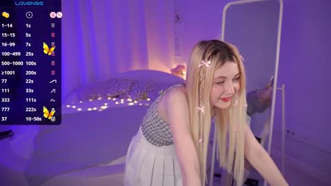 Snapshot of kimmie_shine chatting on January 18, 2:23 pm Your Kimmie follow me online show from January 18, 2:23 pm