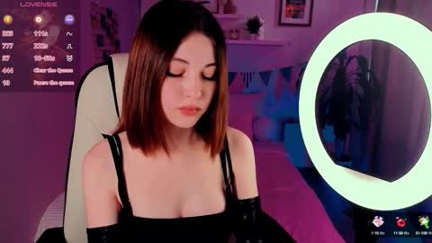 Snapshot of kimmie_shine chatting on September 24, 9:01 am Your Kimmie follow me online show from September 24, 9:01 am