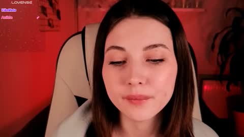 Snapshot of kimmie_shine chatting on October 22, 11:32 am Your Kimmie follow me online show from October 22, 11:32 am