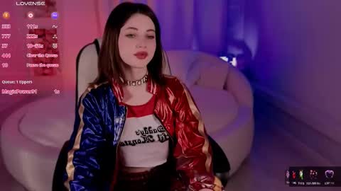 Snapshot of kimmie_shine chatting on November 21, 2:38 pm Your Kimmie follow me online show from November 21, 2:38 pm