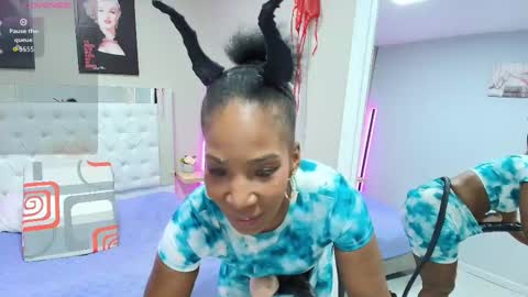 Snapshot of kimmturner chatting on October 12, 11:53 am Kim online show from October 12, 11:53 am