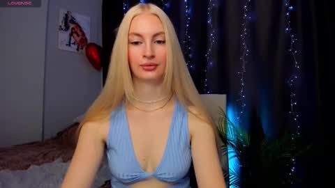 kimmy1_powell online show from October 23, 4:12 am