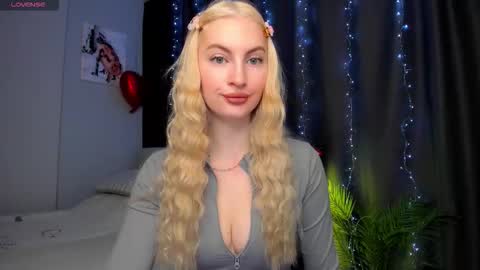 kimmy1_powell online show from November 4, 4:11 am