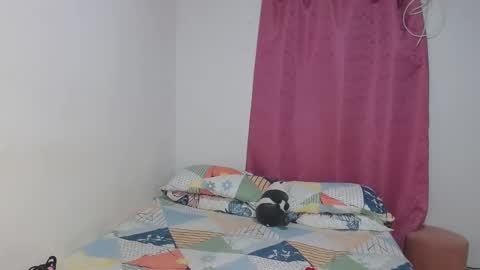 Snapshot of kimmy94192 chatting on January 11, 11:45 am kimmy94192 online show from January 11, 11:45 am