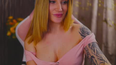 KimSkye online show from January 31, 2:48 am