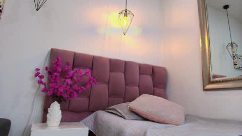 kimvery online show from April 14, 8:26 pm