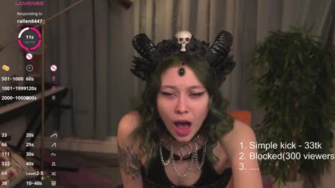 Snapshot of kina_ka chatting on January 1, 12:21 am kina_ka online show from January 1, 12:21 am