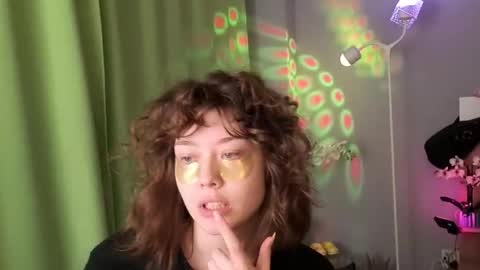 Snapshot of kina_ka chatting on October 6, 6:11 am kina_ka online show from October 6, 6:11 am