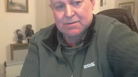 kindahairy4u online show from December 21, 8:49 pm