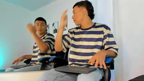Snapshot of king_ares1 chatting on April 20, 11:13 am king_ares1 online show from April 20, 11:13 am