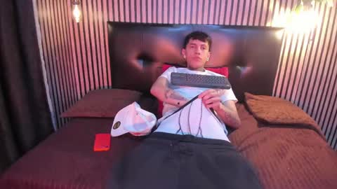 Snapshot of king_luxury chatting on May 15, 5:03 am King luxury online show from May 15, 5:03 am